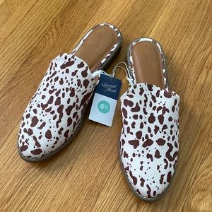 Universal Thread Cow Print Mules
